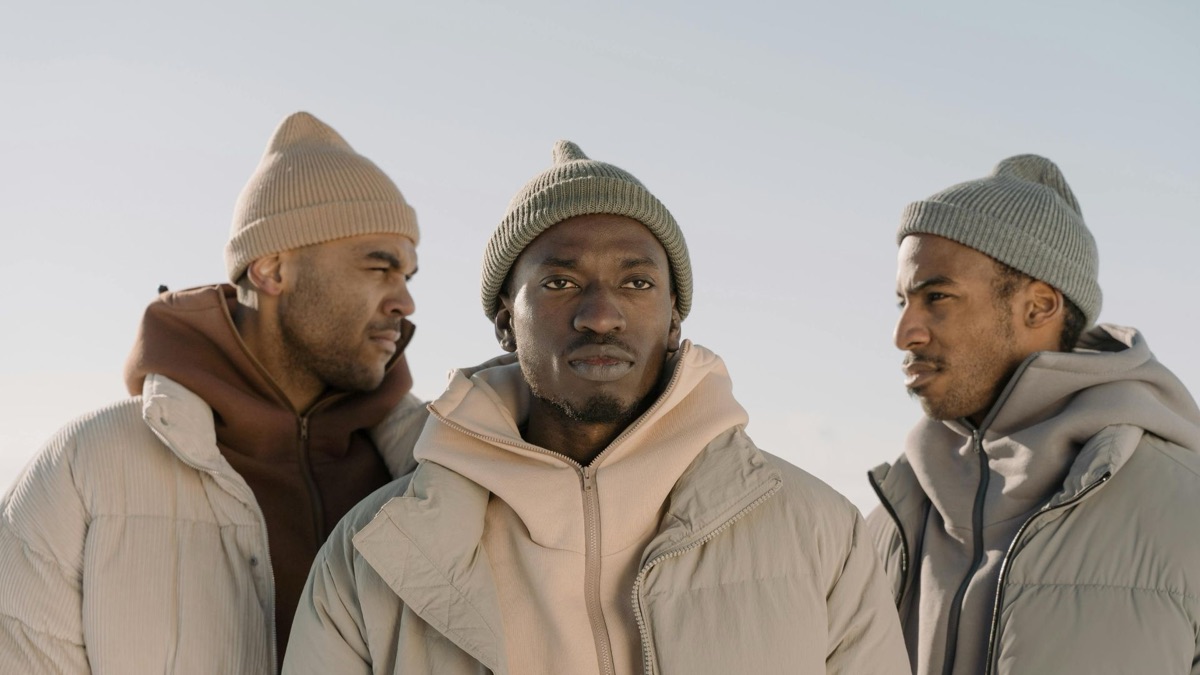 5 So-Called Winter Accessories You Can Actually Wear In The Summer