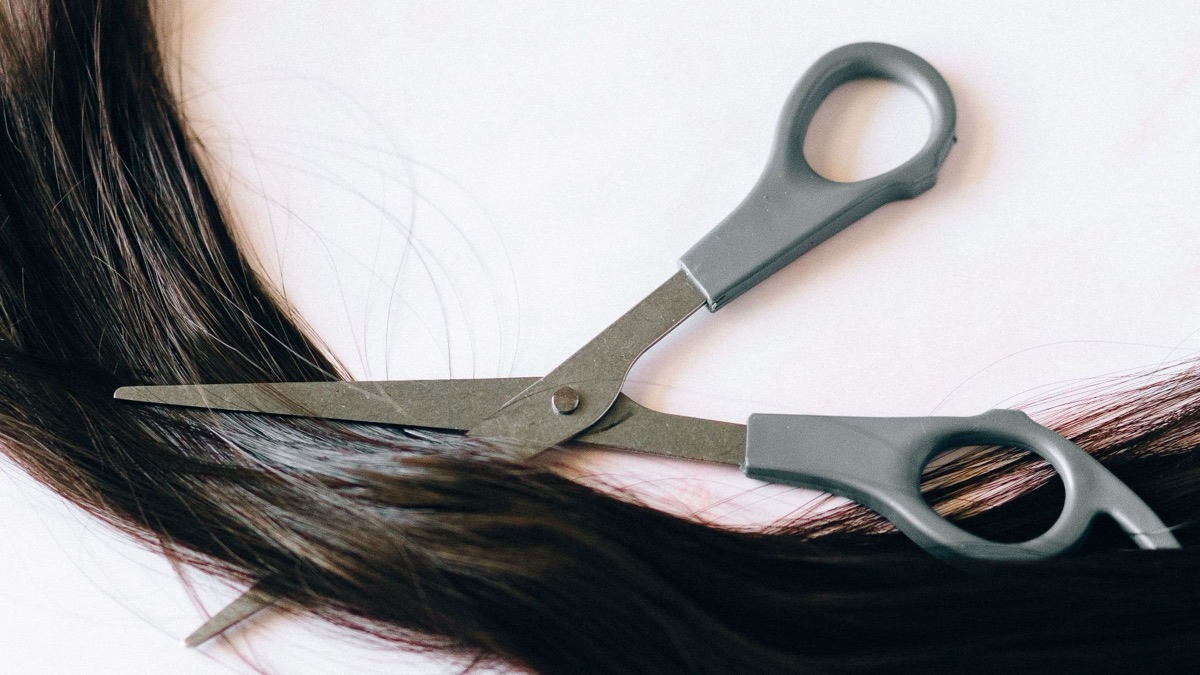 5 Things To Know Before Cutting Your Bangs At Home